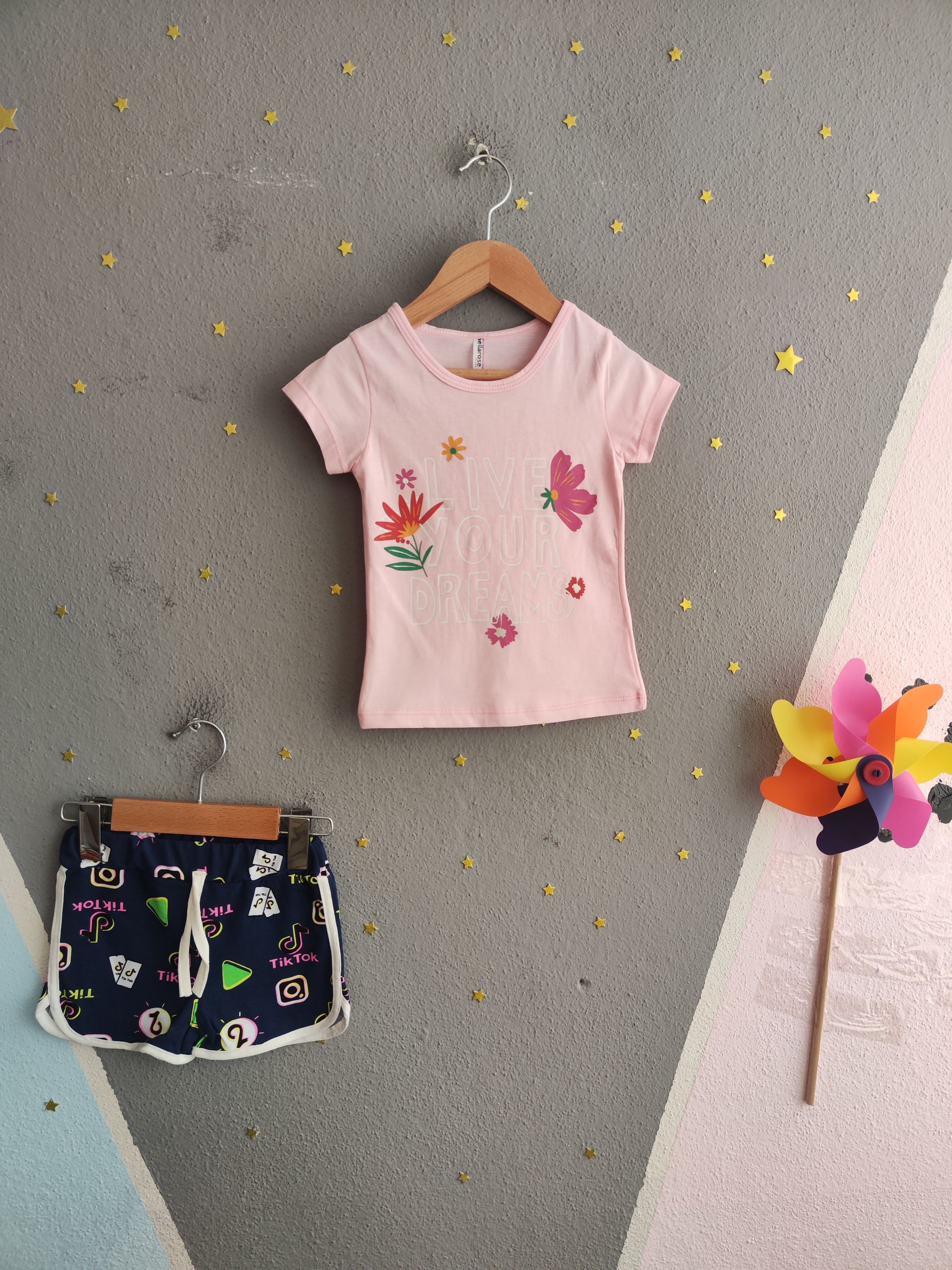 2002 -Çiçek Desenli Şortlu Kız Çocuk Takımı - Toz pembe