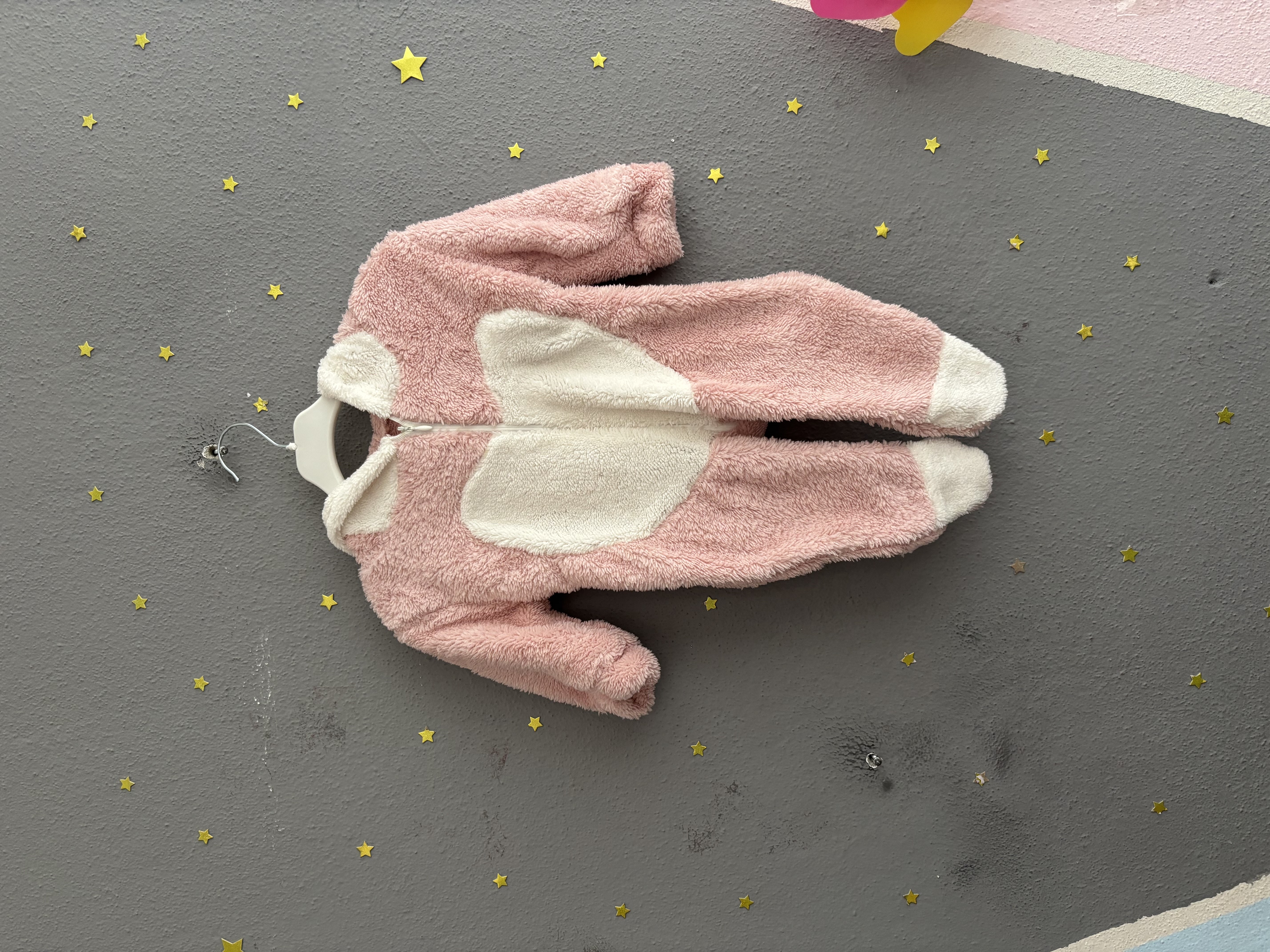 2142 -Kapüşonlu Peluş Kumaş Kız Bebek Tulumu - gül kurusu
