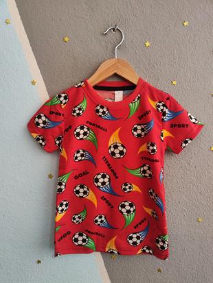 1567 - Futbol Topu Baskılı Erkek Çocuk Takımı - Kırmızı