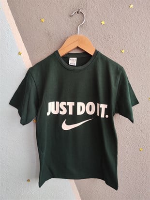 1990-  Önü ve Arkası Baskılı Şortlu Erkek Çocuk Takım - Zümrüt