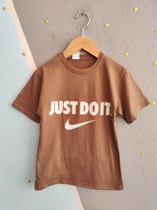 1990-  Önü ve Arkası Baskılı Şortlu Erkek Çocuk Takım - Kahve