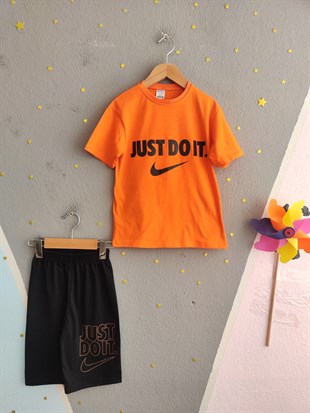 1990-  Önü ve Arkası Baskılı Şortlu Erkek Çocuk Takım - Turuncu