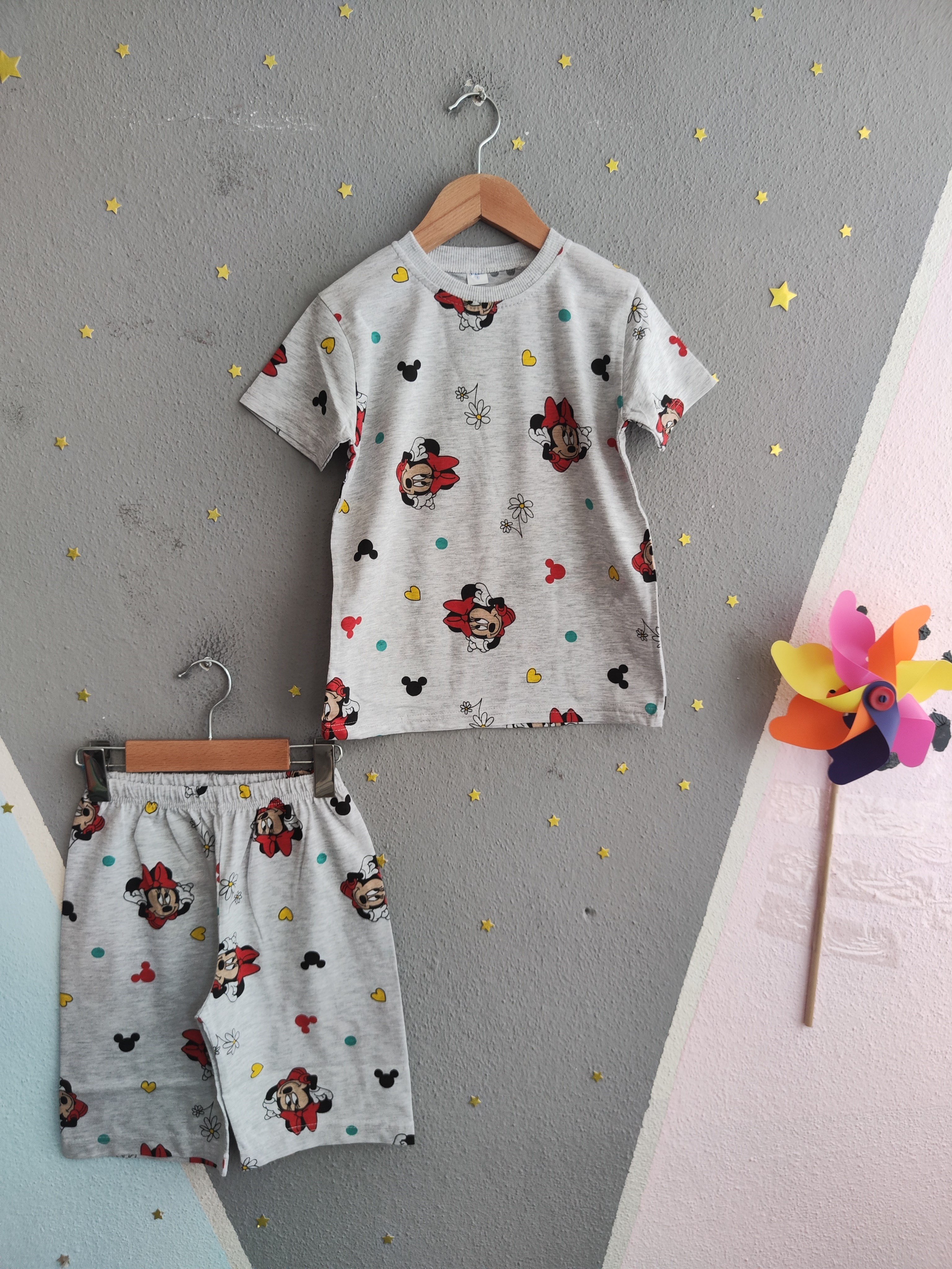 2018 - Mn. Karakter Baskılı Kız Çocuk Takımı - Gri - Kırmızı