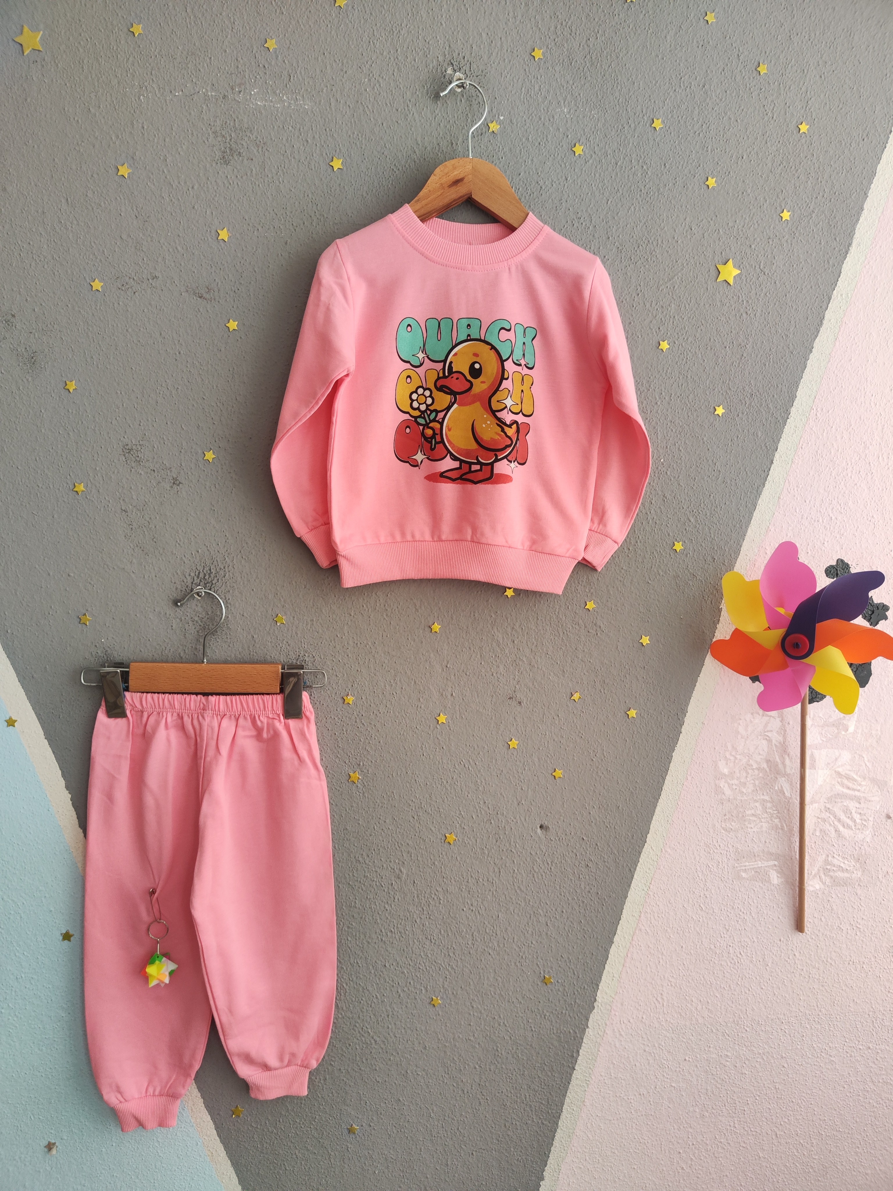 2135 - Baskılı Aksesuarlı Kız Çocuk Takımı - pembe