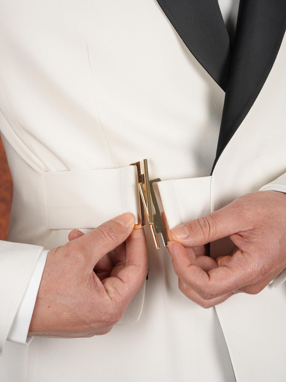 Erkek Premium Slim Fit İtalyan Stil Şal Yaka Gümüş Toka Damatlık Smokin Ceket Pantolon Papyon - Beyaz