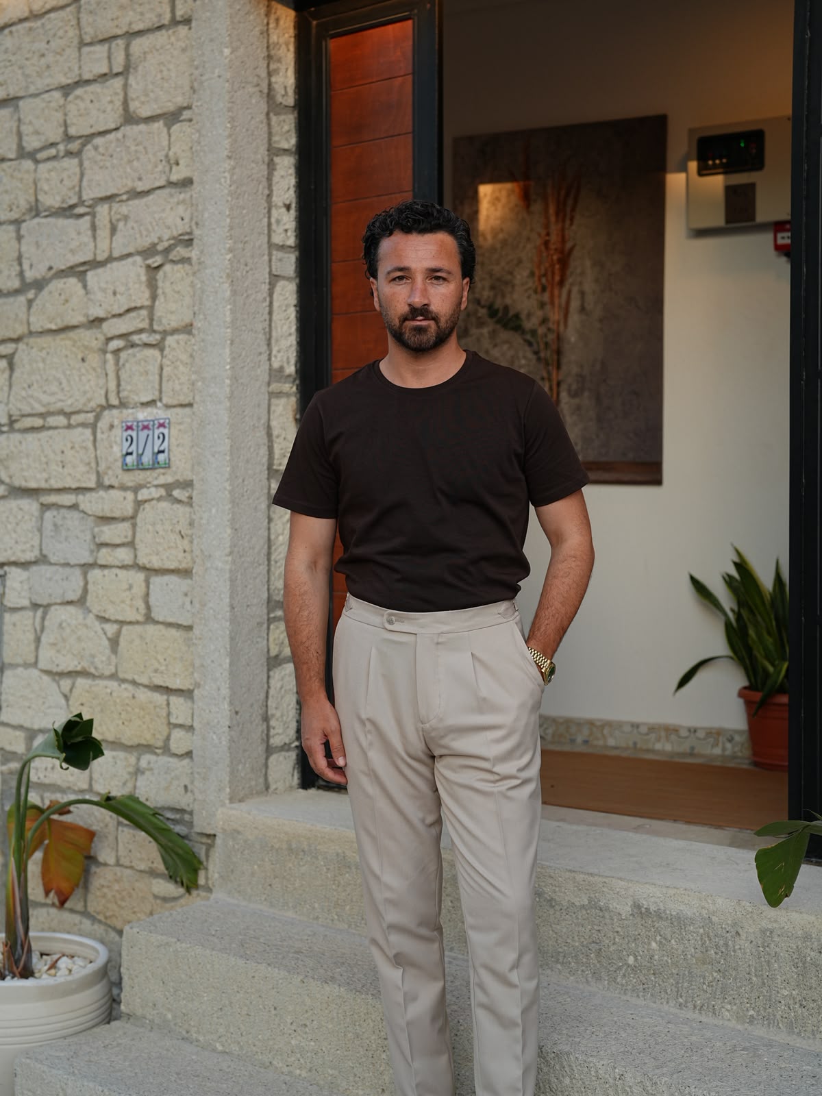Erkek Beyaz Pamuk Slim Fit Dar Kesim Bisiklet Yaka Basic Tişört - Acı Kahve