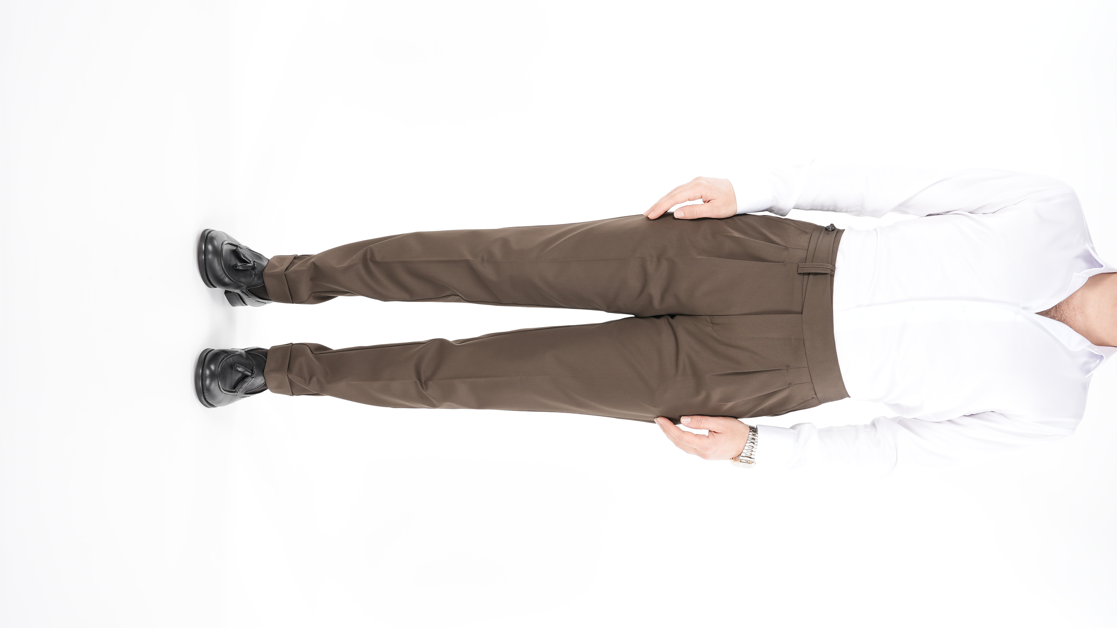 Slim-Fit-Hose für Herren im italienischen Stil mit Falten aus Lycra-Canvas – Milchbraun