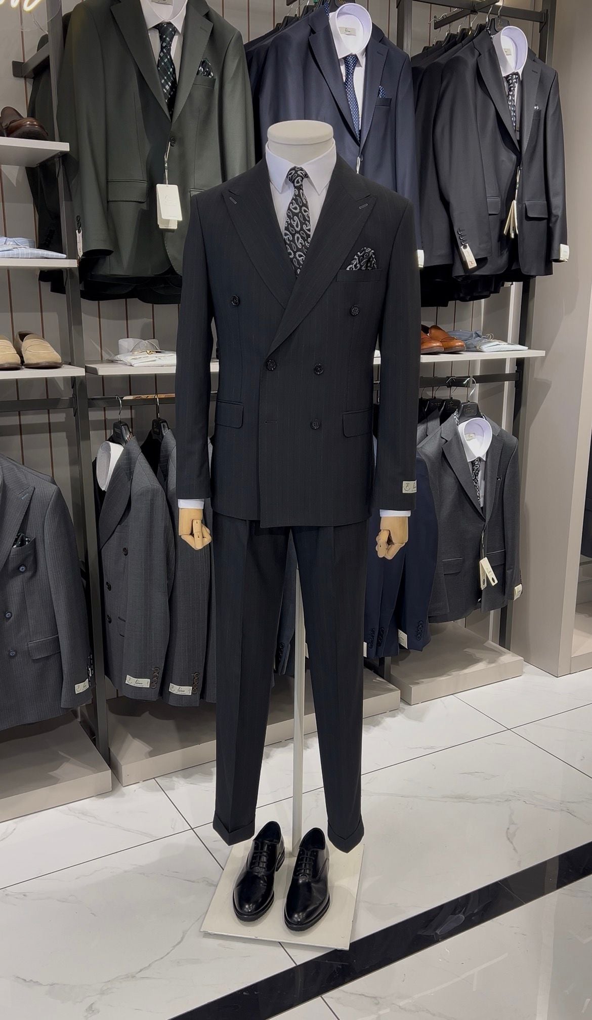 Pantaloni da giacca premium da uomo doppiopetto a righe vestibilità slim stile italiano con cuciture a punto neri