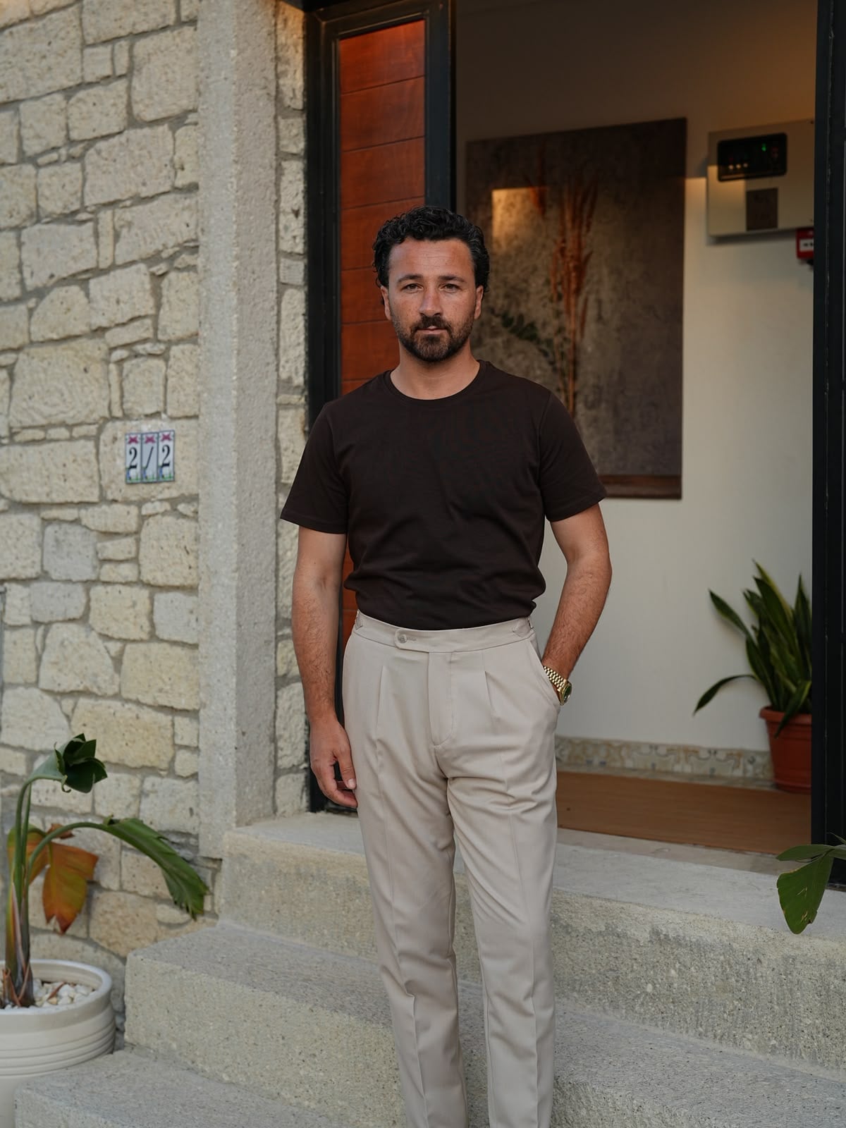 Erkek Beyaz Pamuk Slim Fit Dar Kesim Bisiklet Yaka Basic Tişört - Acı Kahve