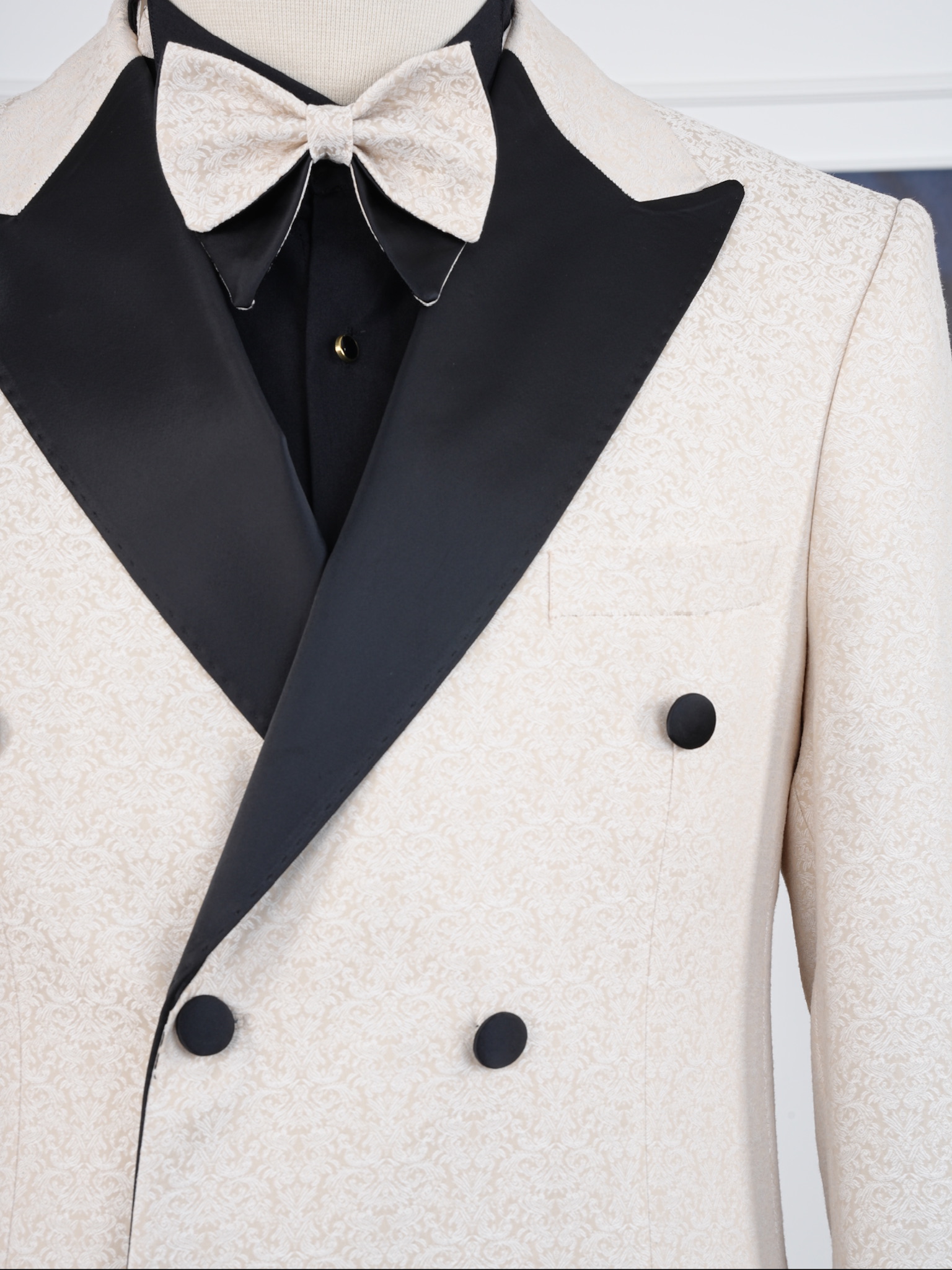 Premium Erkek Slim Fit İtalyan Stil Jakar Desenli Kruvaze Smokin Damatlık - Krem