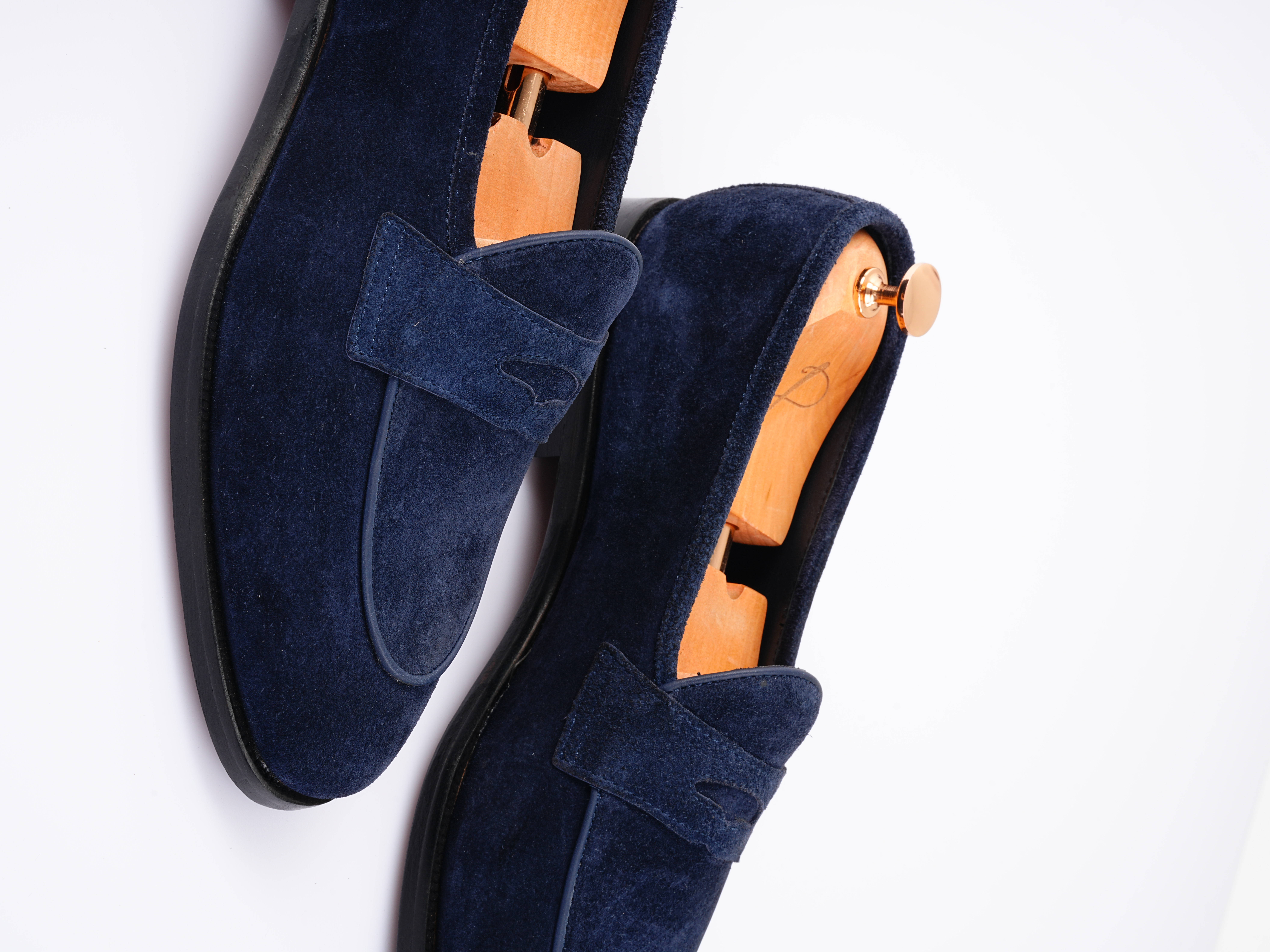 Metis süet deri
Dana astar 
Double kösele
Özel el boyama kösele Ayakkabı - Lacivert