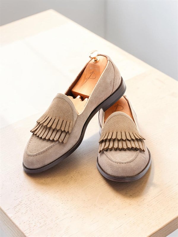 Metis süet deri
Dana astar 
Double kösele
Özel el boyama kösele rengi Ayakkabı - Bej