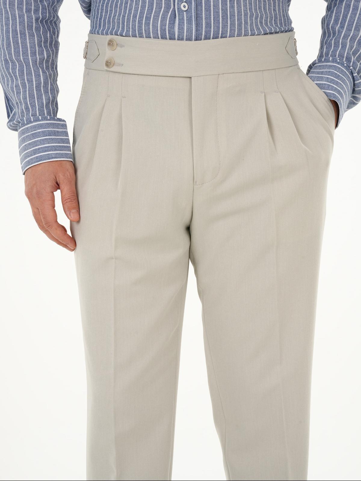 Erkek Regular Fit Yüksek Bel Piliseli Tokalı Kumaş Pantolon - Taş