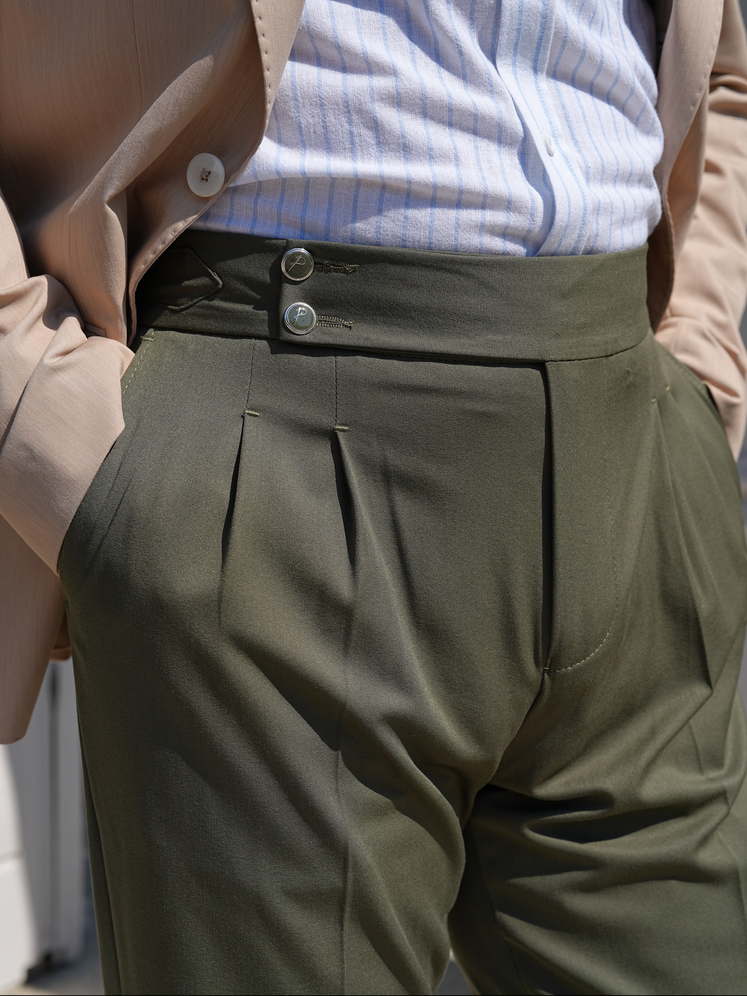 Erkek Regular Fit Yüksek Bel Piliseli Tokalı Kumaş Pantolon - Haki