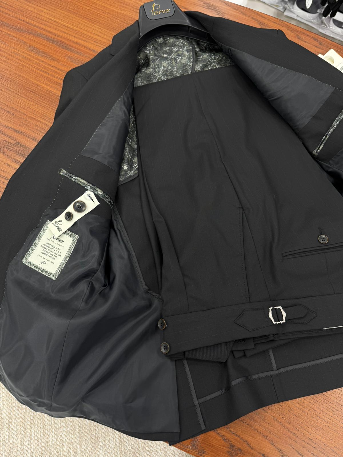 Pantaloni da giacca premium da uomo con colletto mono a righe, vestibilità slim, stile italiano, con cuciture a punto, color crema