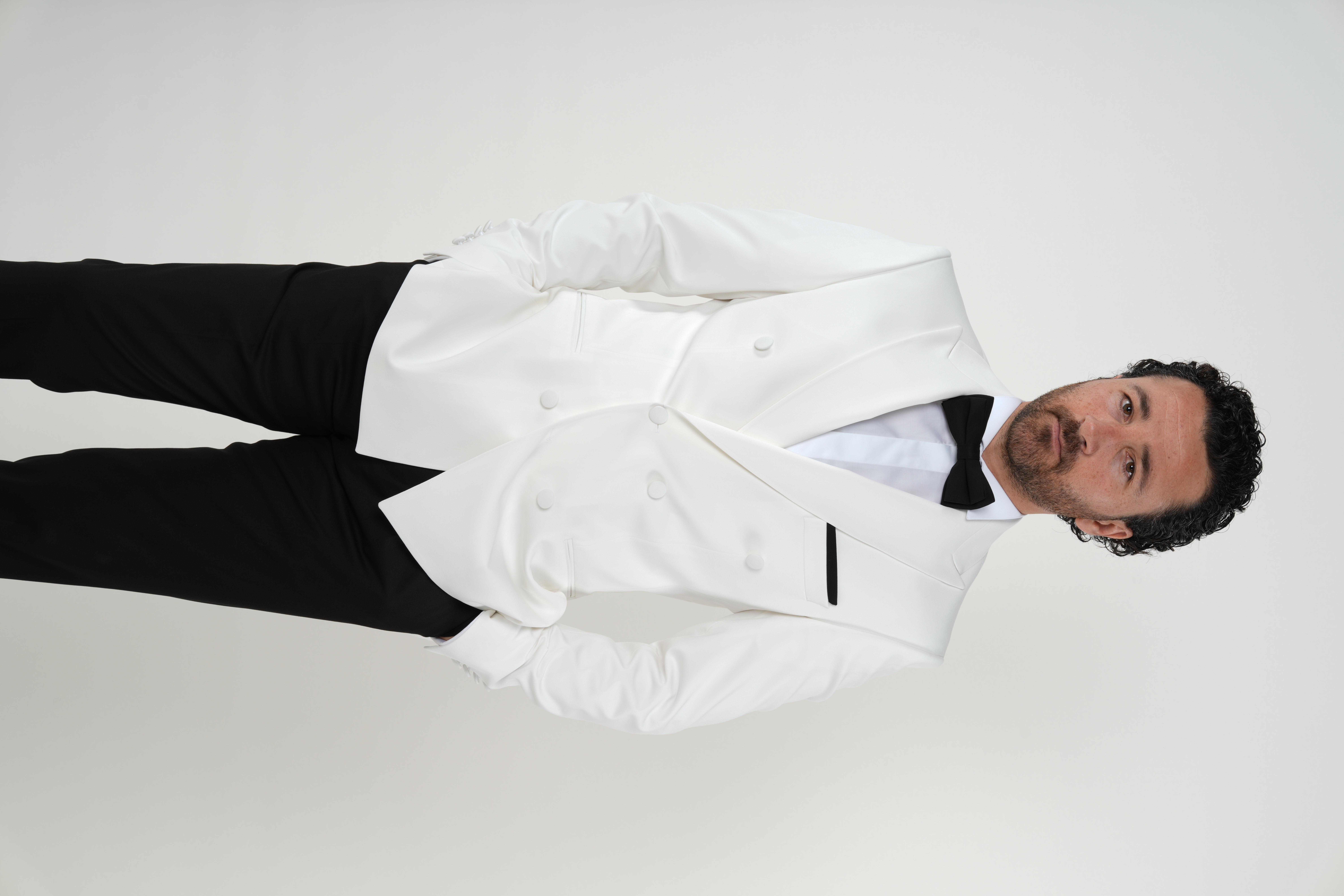 Premium Erkek Slim Fit İtalyan Stil  Kruvaze Smokin Sivri Yaka Damatlık Ceket Pantolon Papyon-Beyaz