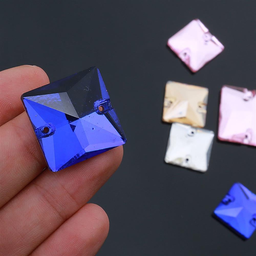 2 Delikli Kare Dikme Kristal Taş