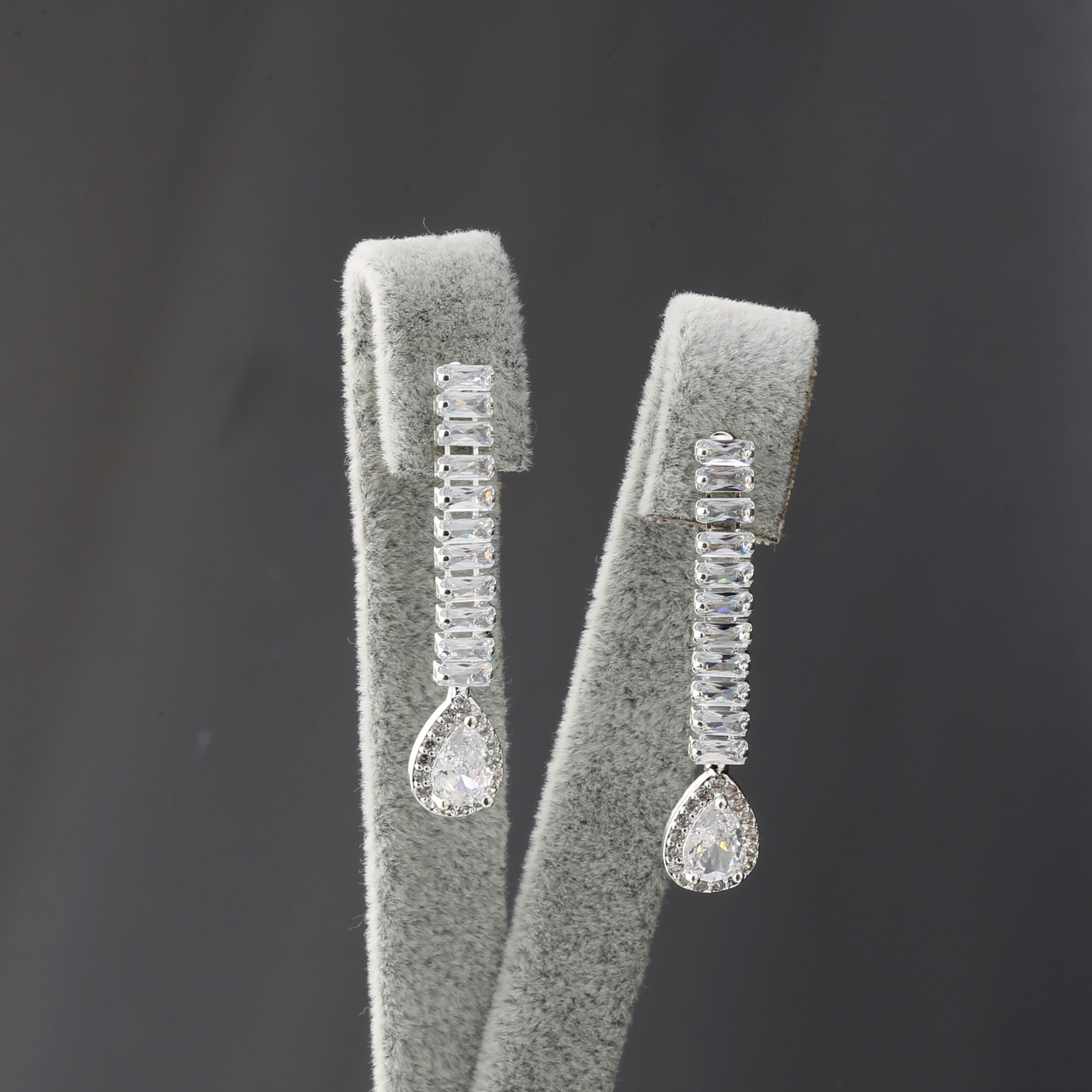 Baget Zirkon Taşlı Abiye Kolye, Bileklik ve Küpe Seti