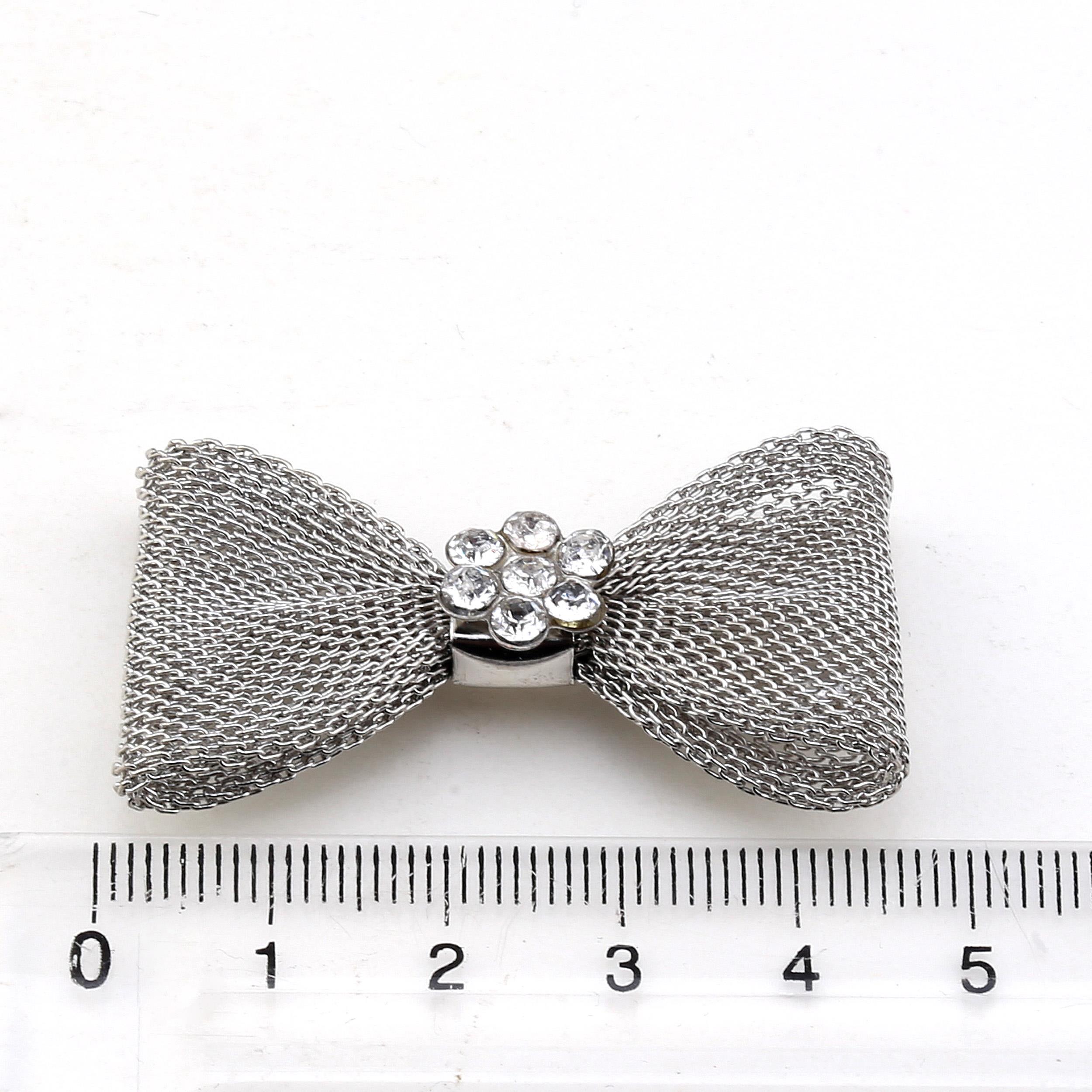 Taş Süslemeli Metal Fiyonk Süs Karartma Gümüş