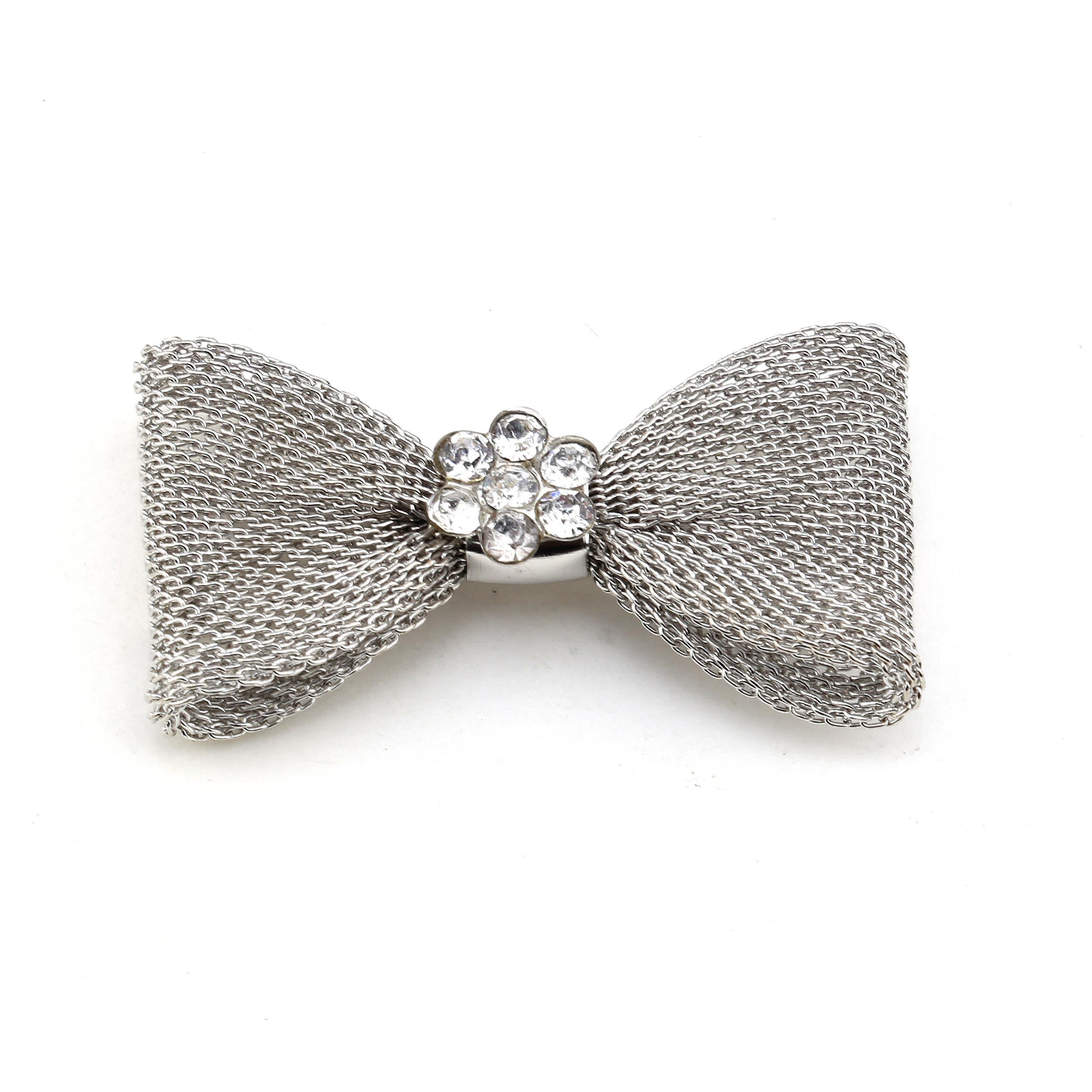 Taş Süslemeli Metal Fiyonk Süs Karartma Gümüş