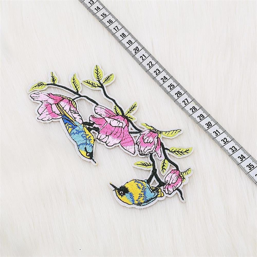 Ütüyle Yapışabilen Dalda Kuşlar Aplike