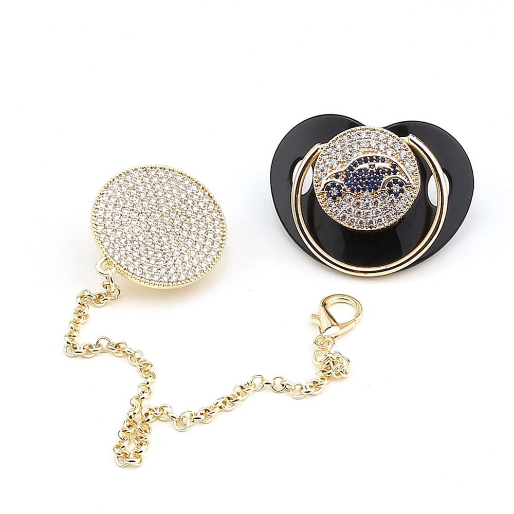 Zirkon Taşlı, Mavi Araba Figürlü Emzik ve Emzik Askısı Seti