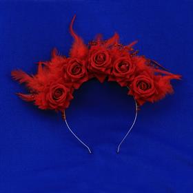 Boncuk ve Tüy Süslemeli Güllü Dikey Taç