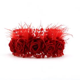 Boncuk ve Tüy Süslemeli Güllü Yatay Taç