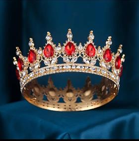 Kırmızı Taşlı Altın Pasta Tacı