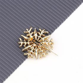 Kristal Taşlı Altın Kartanesi Broş