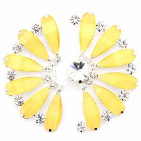 Kristal Taşlı Çiçek Agraf