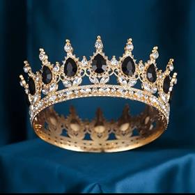 Siyah Taşlı Altın Pasta Tacı