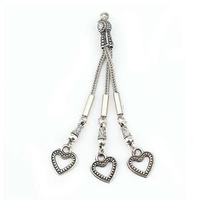 Üçlü Kalpli Metal Püskül