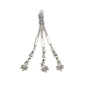 Üçlü, Mariano Yaprak Metal Püskül