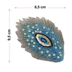 Ütüyle Yapışan Mavi Tavus Kuşu Tüyü