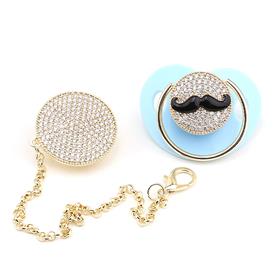 Zirkon Taşlı, Bıyık Figürlü Emzik ve Emzik Askısı Seti