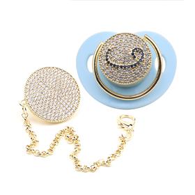 Zirkon Taşlı, Mavi Vav Figürlü Emzik ve Emzik Askısı Seti