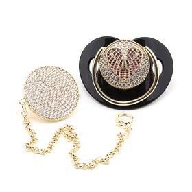 Zirkon Taşlı, Pembe Kanat Modelli Emzik ve Emzik Zinciri