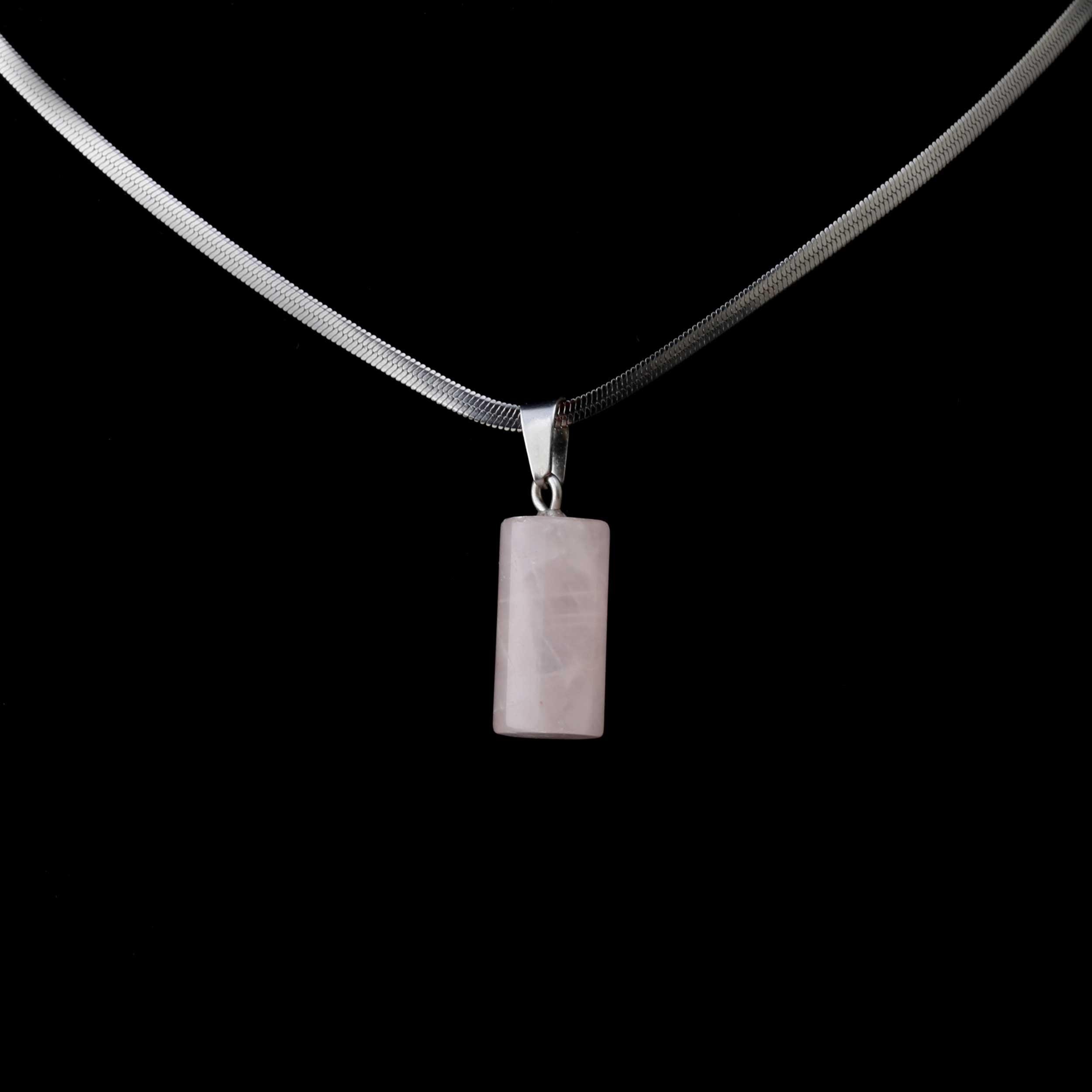 Pembe Kuvars Taşı Silindir Kolye Ucu