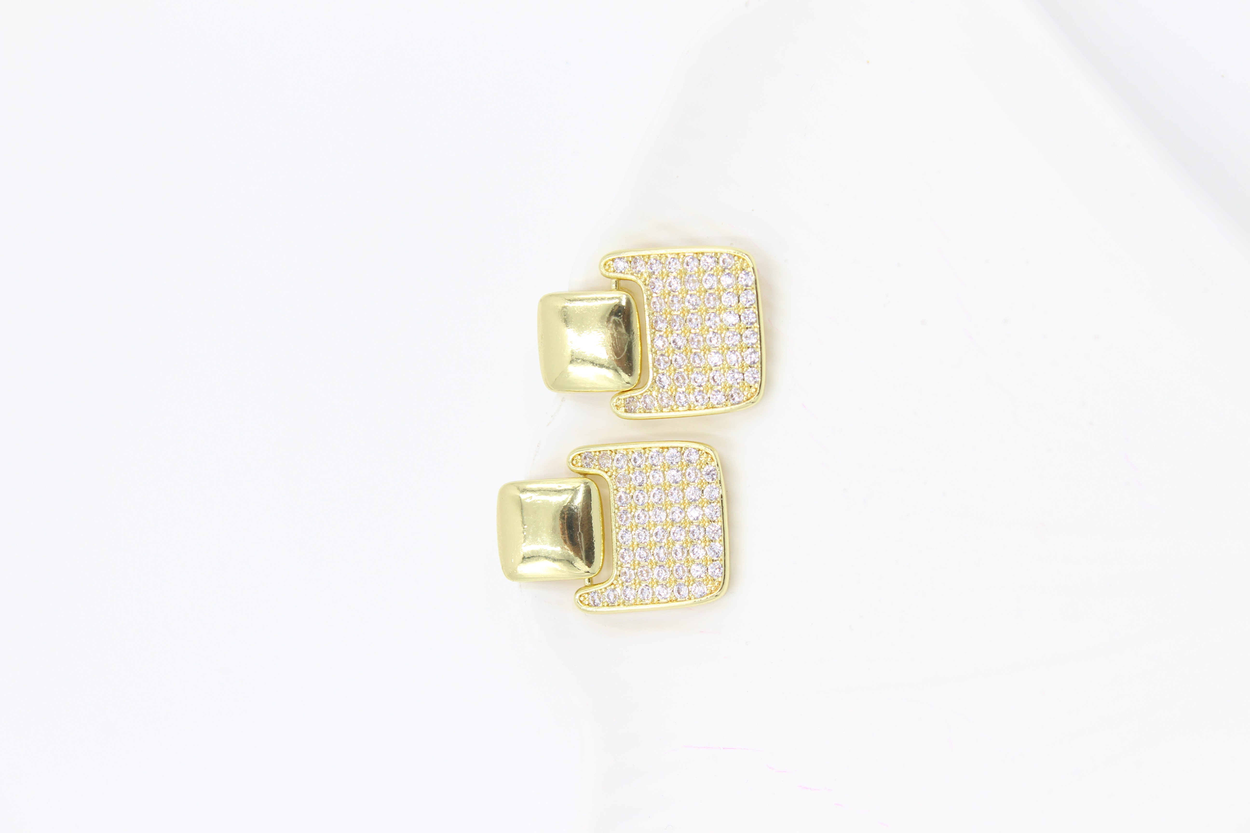 Çelik Küpe 14 - K ( 2,4cm )