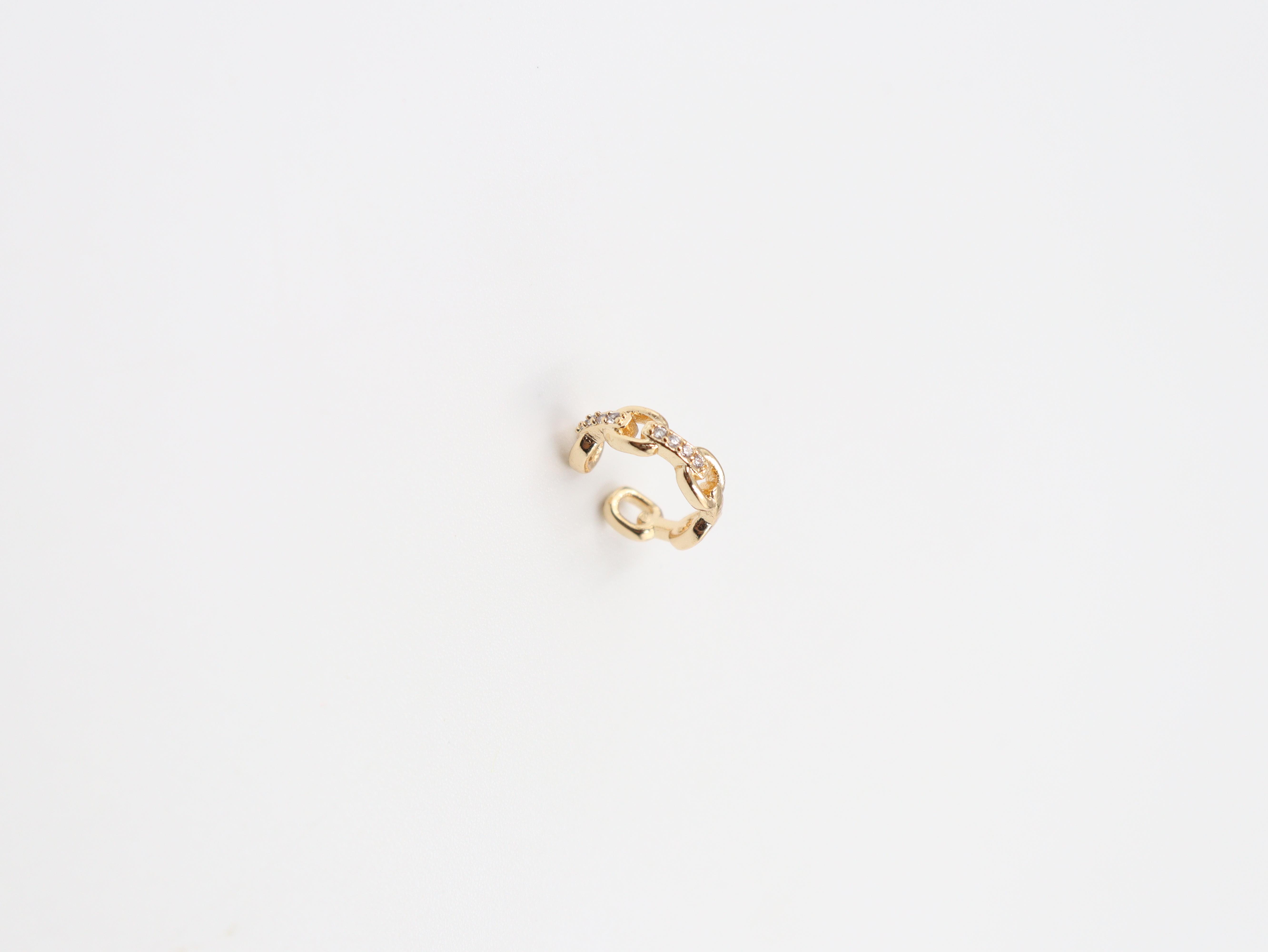Beatrice Earcuff