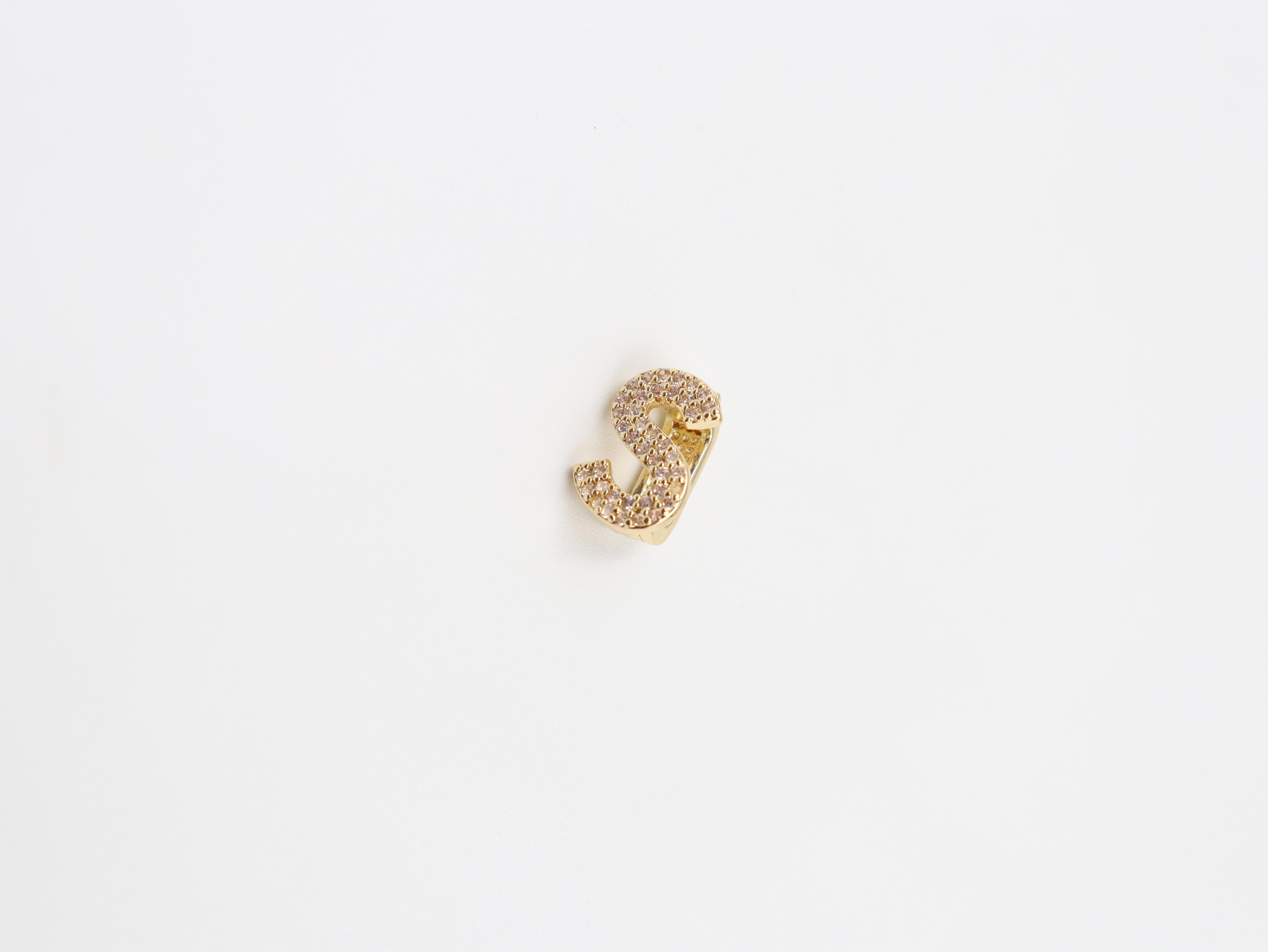 Camilla Earcuff