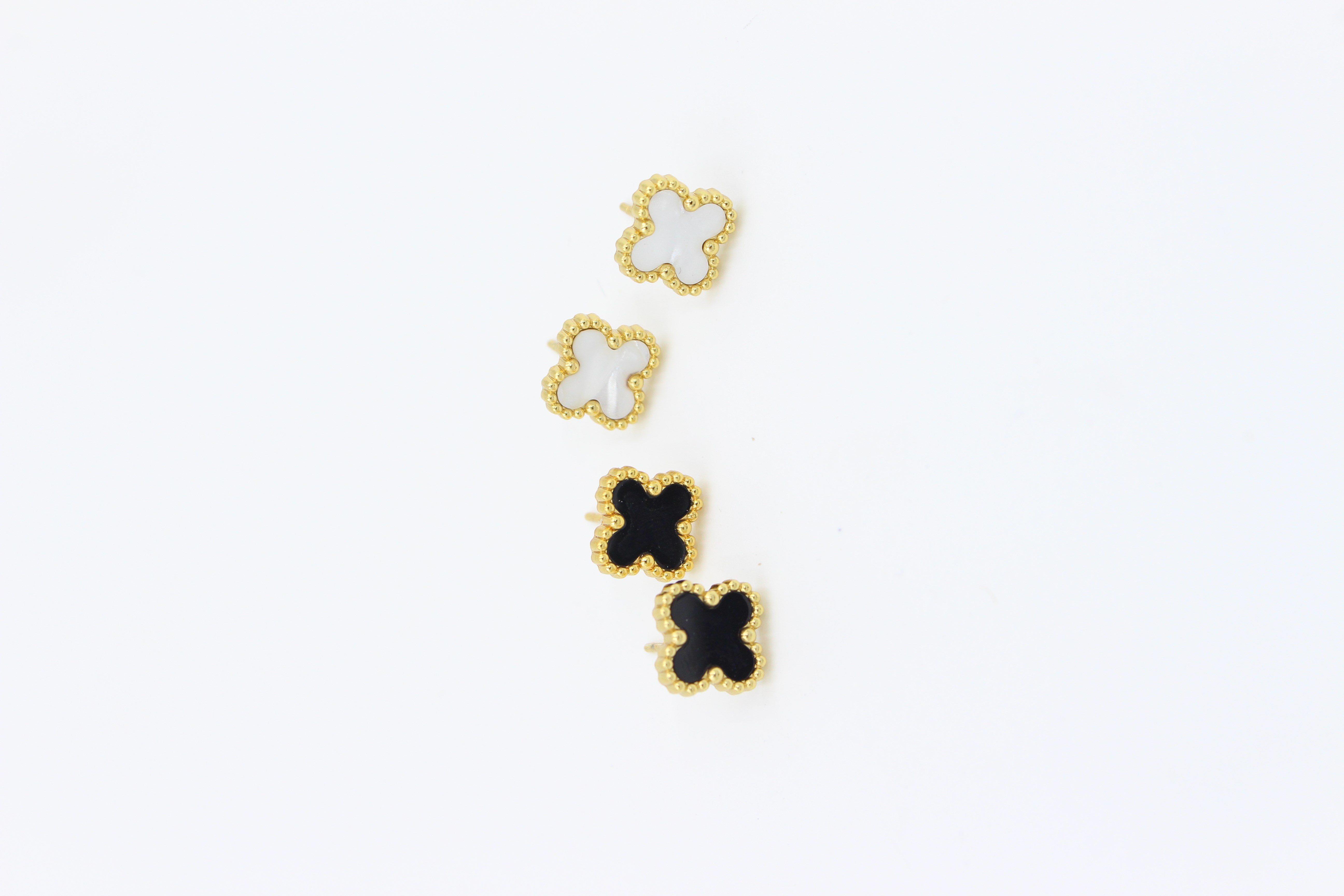 Çelik Küpe Beyaz ( 1cm )
