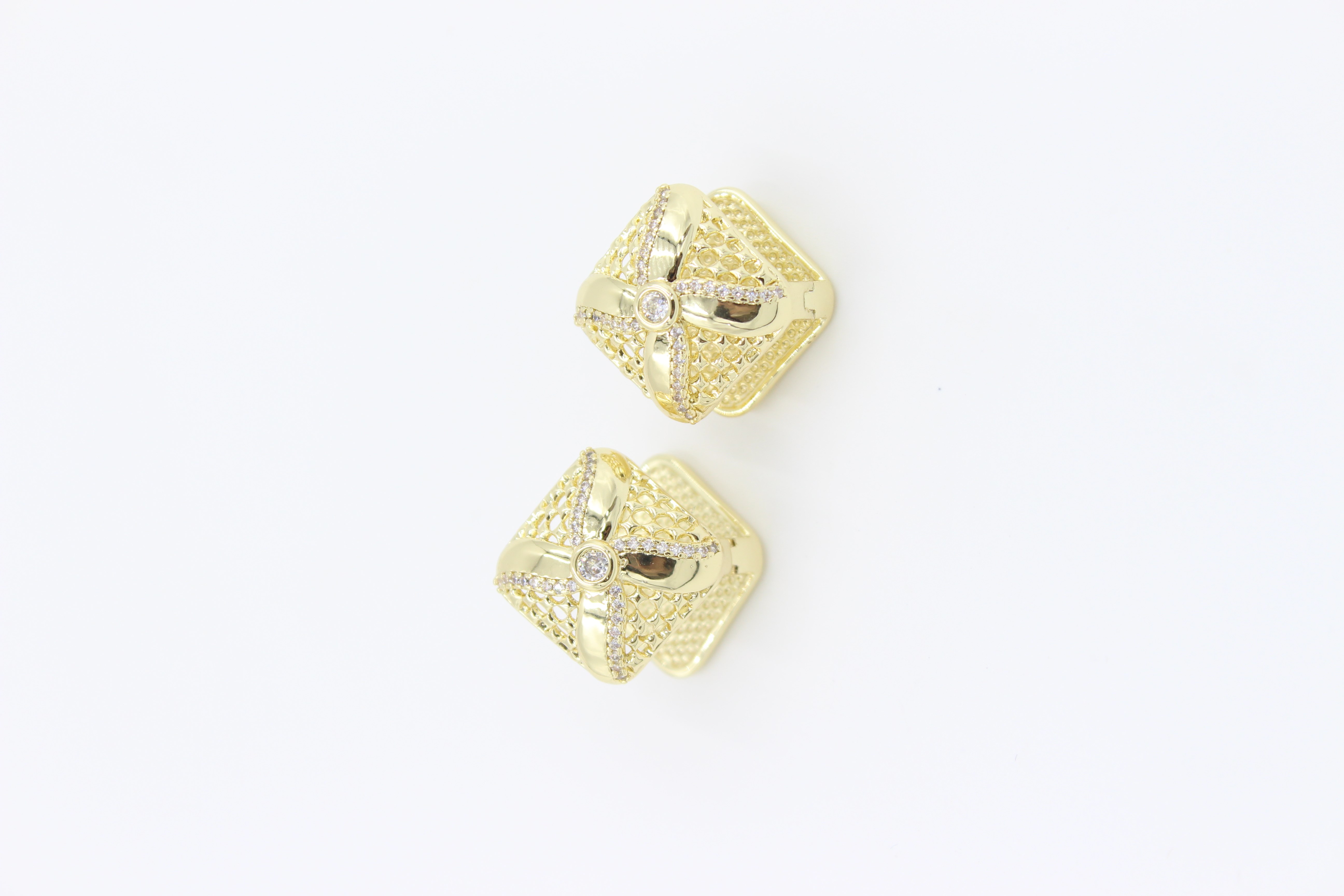 Vip Küpe 14 - K ( 1,7cm )