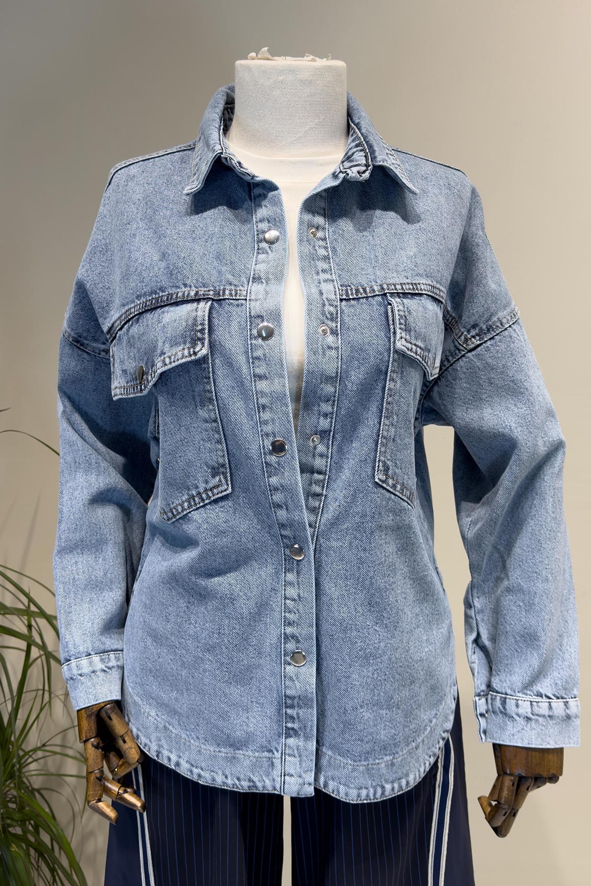 Açık Kar Yıkama Çıtçıtlı Denim Gömlek