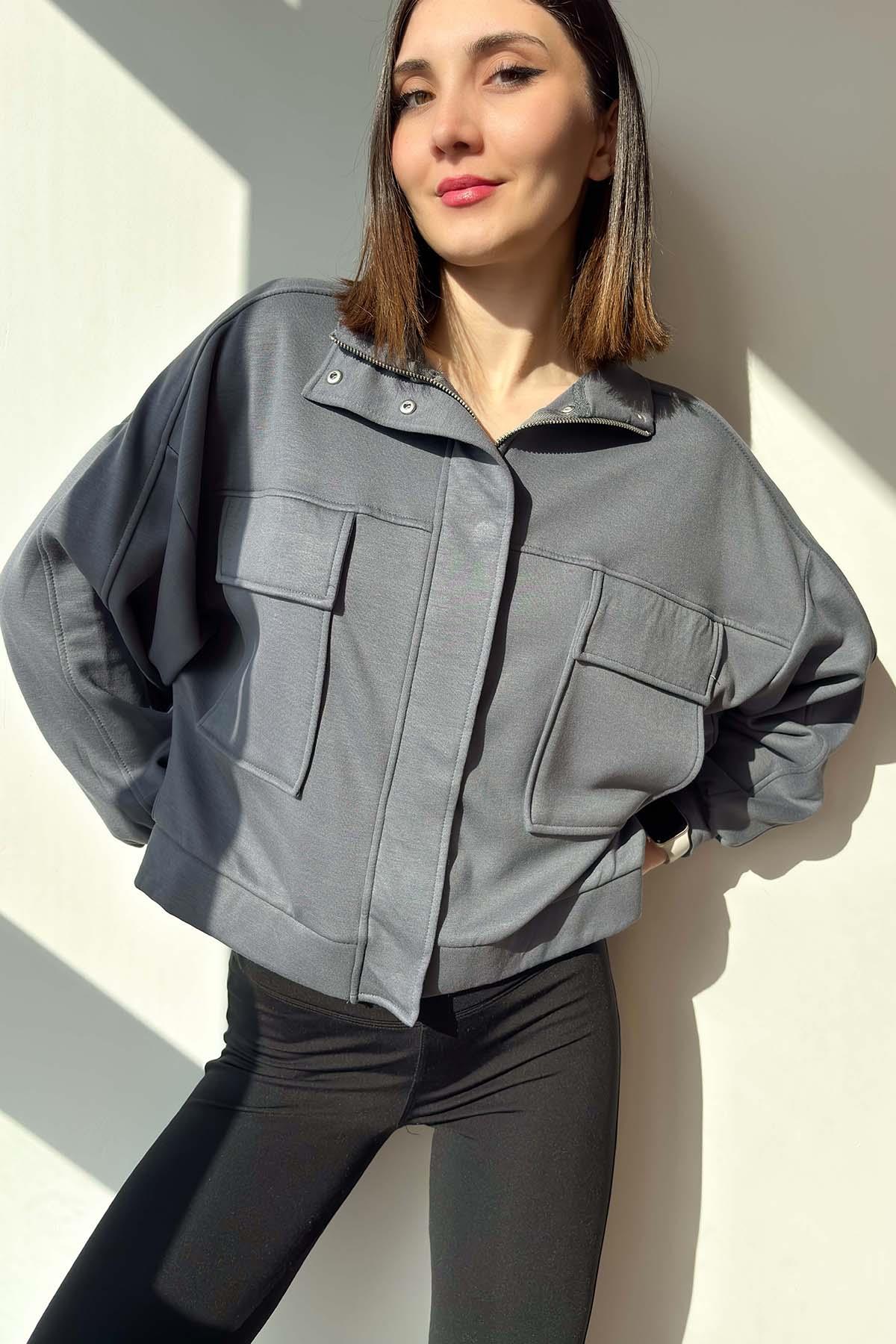 Antrasit Kapak Cepli Çıtçıtlı Sweatshirt