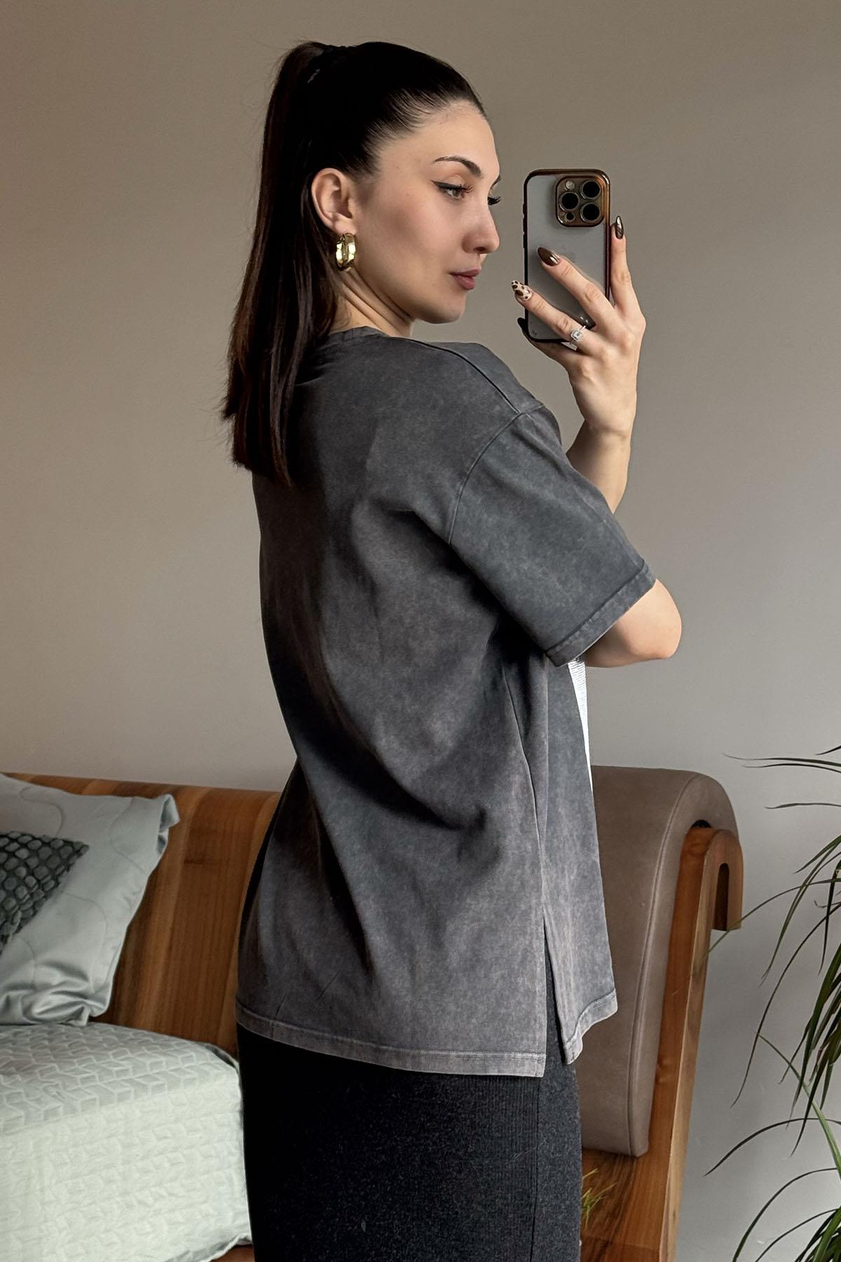 Antrasit Yanları Yırtmaçlı Kadın Baskılı T Shirt