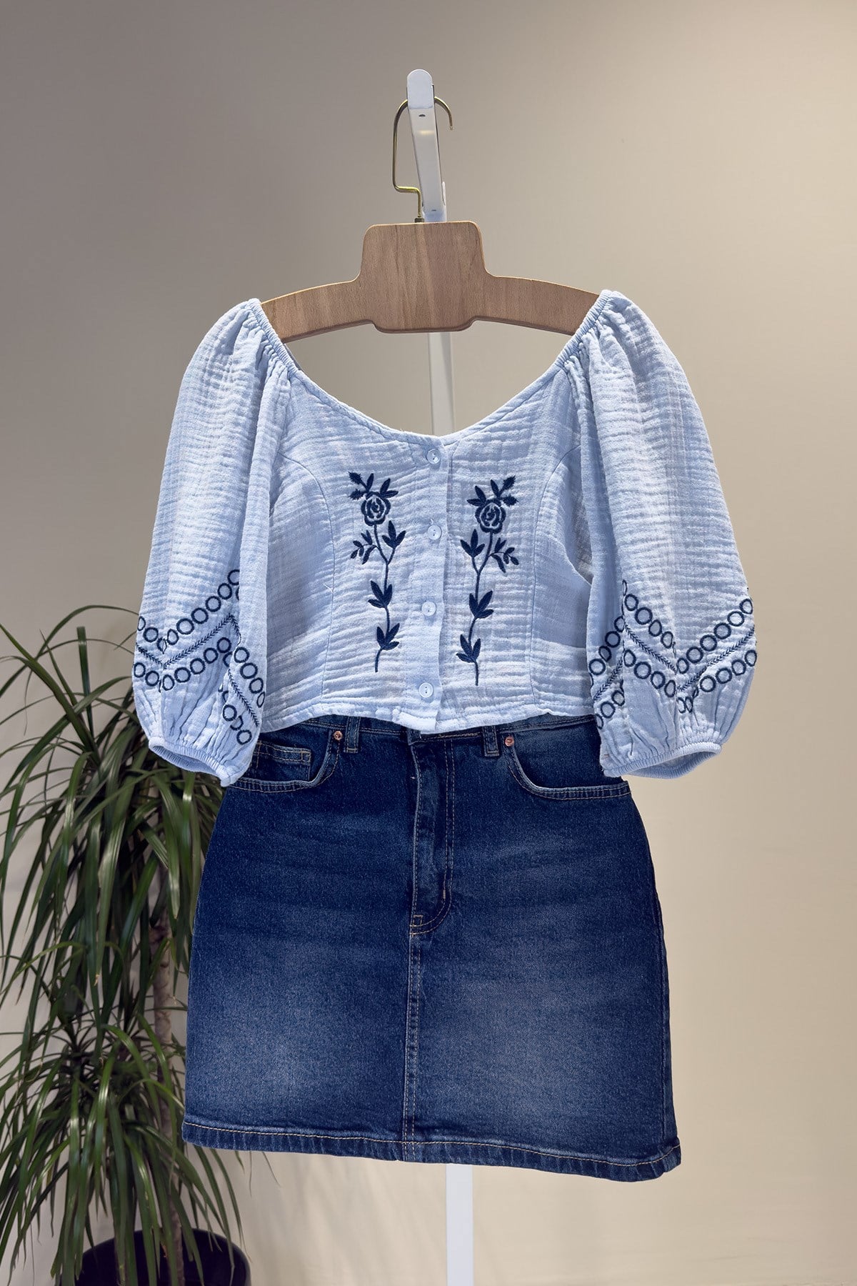 Bebe Mavisi Arkası Gipeli Otantik Crop Bluz
