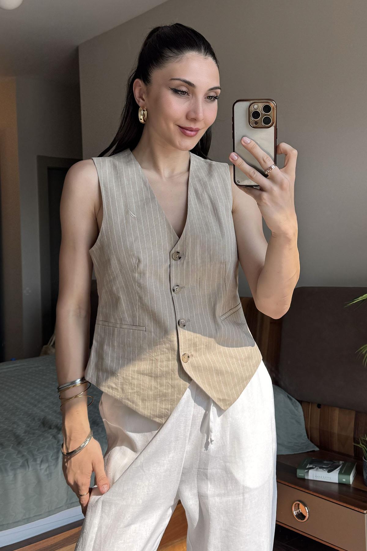 Bej Çizgili Yelek