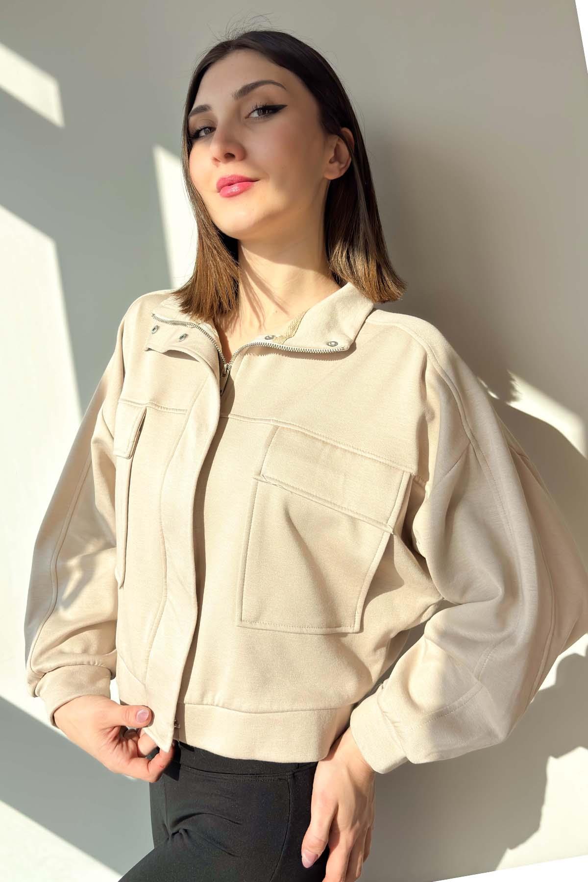 Bej Kapak Cepli Çıtçıtlı Sweatshirt